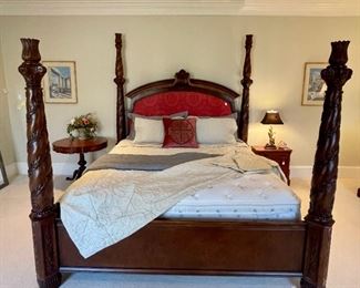 KING FOUR POSTER BED WITH MATTRESS