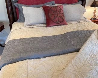 KING BEDSPREAD SETS AND LINENS