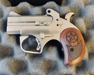 Bond Defender 357/38 Special Bond Arms Granbury
Texas - Like New Condition