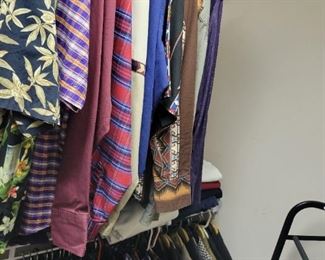 Men's size's Medium to Large.