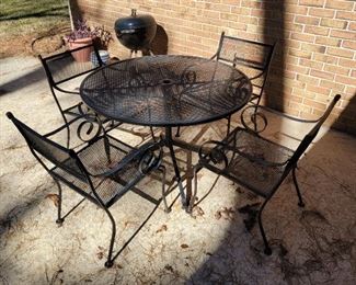Patio table & Chairs
