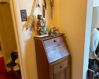Handy cabinet
