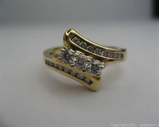 Beautiful Diamond Past Present Future Ring 14kt Yellow Gold