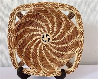 Beautifully designed bowl type basket measuring about 7” 