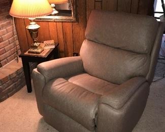 Leather recliner (Flex-steel)