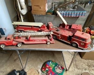 metal firetruck toys - vintage toys