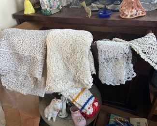 lace table clothes - linens 