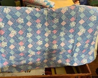 Quilts - Vintage Handmade Quilts 