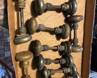 brass antique door knobs 
