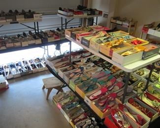There are 448 pair of Shoes & Boots.  Sizes 8 - 8 1/2 primarily.  Some 7 - 7 1/2.
