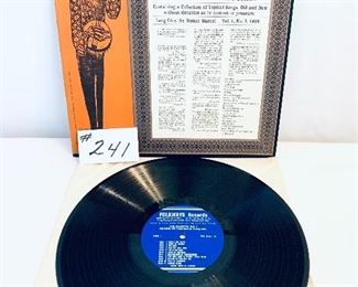 #241 -$18,   Pete Seeger Gazette with Pete Seeger 1958, Excellent
