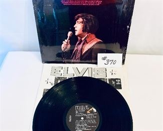 #370 - ELVIS. $10- HE TOUCHED ME
Good condition. 1972