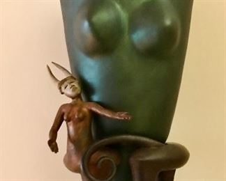 Gretchen Ewert
Vase on stand
Ceramic 