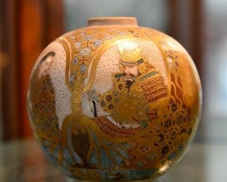 Asian jar/vase satsuma fabulous