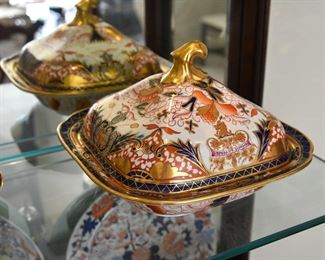 ceramic covered dish Imari 