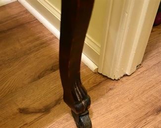 wooden chair (foot detail)