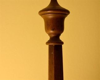 two-poster bed, king size (poster detail)