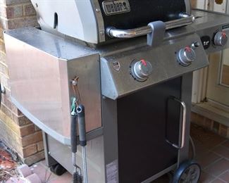 Grill by Weber, Genesis II, comes with custom cover