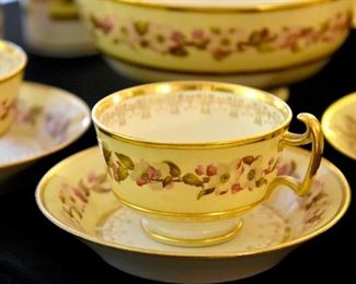 gorgeous teacups and bowl