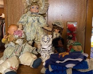 Dolls & kids items