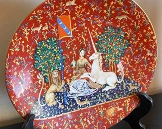 Gorgeous 1978 Haviland Limoges porcelain plate titled "La Dame a' la Licorne", in excellent condition. The plate measures 9 -7/8" wide and has no chips, cracks or wear, perfect for display.   * Limited Edition #2