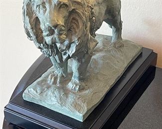 Bookends developed from Edward Kemeys’ Lions, 1893 from the Art Institute of Chicago’s collection.

Iconic guardians of the Art Institute of Chicago, the Lions have stood at the Michigan Avenue entrance since the building’s inaugural year. 