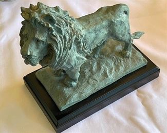 Bookends developed from Edward Kemeys’ Lions, 1893 from the Art Institute of Chicago’s collection.

Iconic guardians of the Art Institute of Chicago, the Lions have stood at the Michigan Avenue entrance since the building’s inaugural year. 