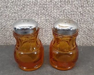 Vintage Pair Coin Dot Salt and Pepper Shakers | Fostoria | Amber | 3.25"x2"