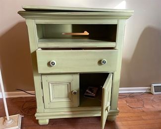 TV Console w Rotating Top and Storage