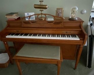 Very nice Wurlitzer piano. Priced very reasonable at $500