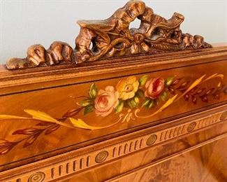 $500
ANTIQUE 2 TWIN SIZE BEDS / 2 NIGHTSTANDS AND DRESSER
BEDROOM SET BY IRWIN FURNITURE
BED MEASURES
42”W x 79”L x 44”H
DRESSER MEASURES
40”W x 23”D x 48”H
NIGHTSTAND MEASURES
18”W x 14”D x 28.5”H