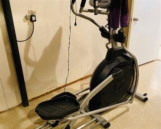 $600
SPIRIT XE295 ELLIPTICAL
70”L x 22”D x 63”H
