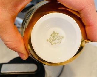 $300
JA BAILEY SIGNED AYNSLEY ENGLAND BONE CHINA CABBAGE ROSE TEA CUP