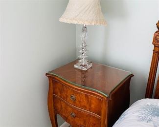 $125 PAIR
2 GLASS LAMPS
21.5”H