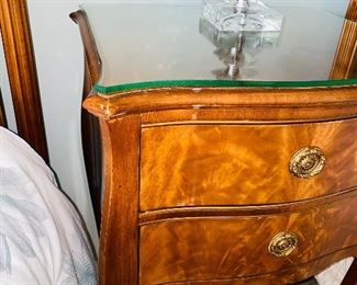 $500
ANTIQUE 2 TWIN SIZE BEDS / 2 NIGHTSTANDS AND DRESSER
BEDROOM SET BY IRWIN FURNITURE
BED MEASURES
42”W x 79”L x 44”H
DRESSER MEASURES
40”W x 23”D x 48”H
NIGHTSTAND MEASURES
18”W x 14”D x 28.5”H