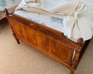 $500
ANTIQUE 2 TWIN SIZE BEDS / 2 NIGHTSTANDS AND DRESSER
BEDROOM SET BY IRWIN FURNITURE
BED MEASURES
42”W x 79”L x 44”H
DRESSER MEASURES
40”W x 23”D x 48”H
NIGHTSTAND MEASURES
18”W x 14”D x 28.5”H