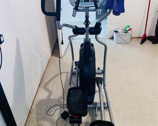 $600
SPIRIT XE295 ELLIPTICAL
70”L x 22”D x 63”H