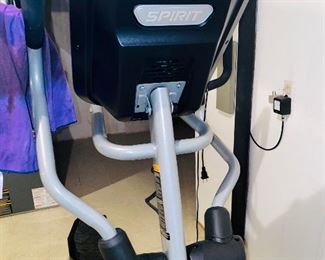 $600
SPIRIT XE295 ELLIPTICAL
70”L x 22”D x 63”H