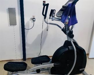 $600
SPIRIT XE295 ELLIPTICAL
70”L x 22”D x 63”H