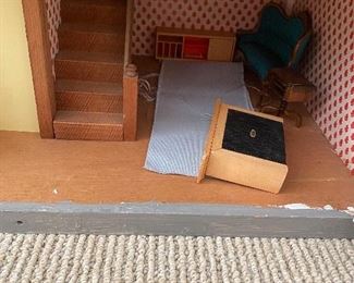$120 DOLL HOUSE