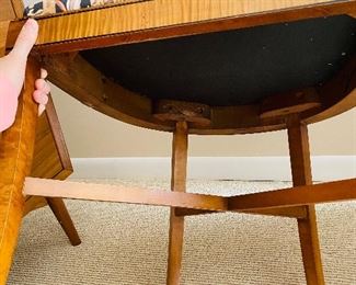 $200
ANTIQUE HALF ROUND CHAIR
20.5”W x 17”D x 29.5”H