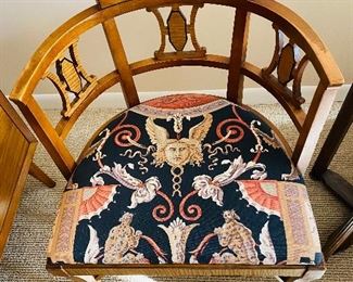 $200
ANTIQUE HALF ROUND CHAIR
20.5”W x 17”D x 29.5”H