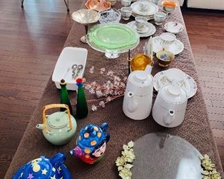 TEACUPS / TEAPOTS / FINE CHINA