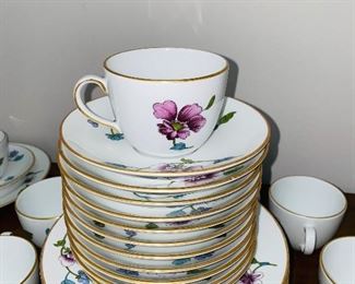 $150
ROYAL WORCESTER ASTLEY
10 PLACE SERVING TEA CUPS AND PLATES SET