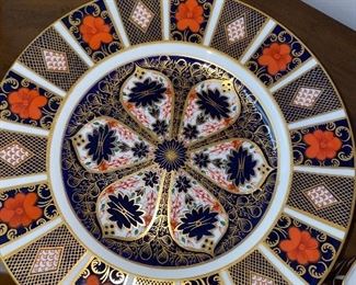 $450
OLD IMARI BY ROYAL CROWN DERBY 5 PLACE SETTING TEA CUPS / PLATES SET