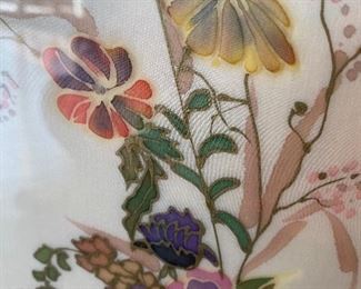 $75
GOLD FRAME / PAINTED ON SILK FLORAL BOUQUET