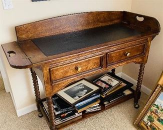 $100
WOODEN DROP LEAF SIDES BUFFET / CONSOLE TABLE WITH 2 DRAWERS
45.5”W x 19”D x 39”H