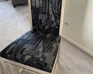 One of 6 chairs