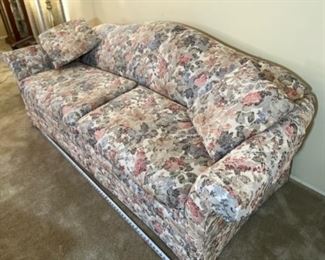 LazyBoy floral print sofa with pillows. Very clean. Like new condition.