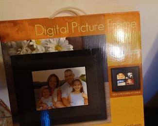 Digital picture frames